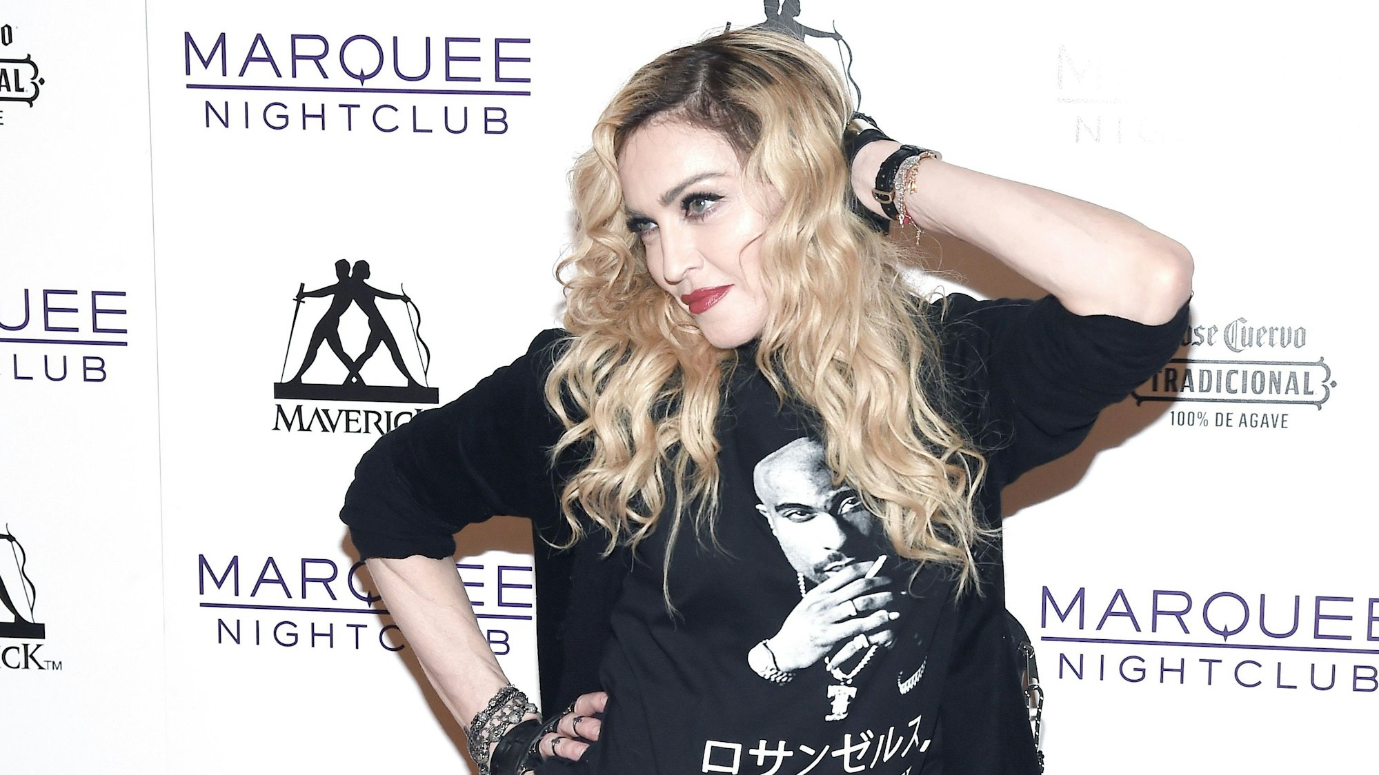 Madonna posiert für Fotografen im Oktober 2015.