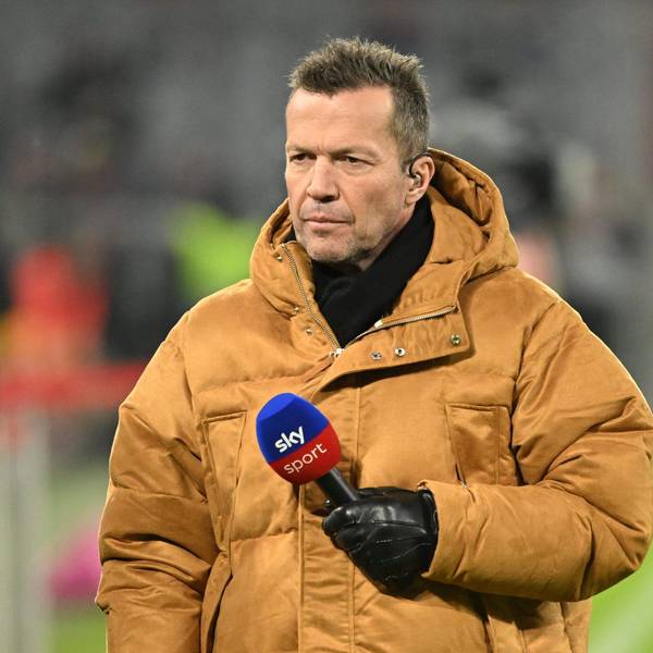 Lothar Matthäus mit Winterjacke bei einem Einsatz als TV-Experte.