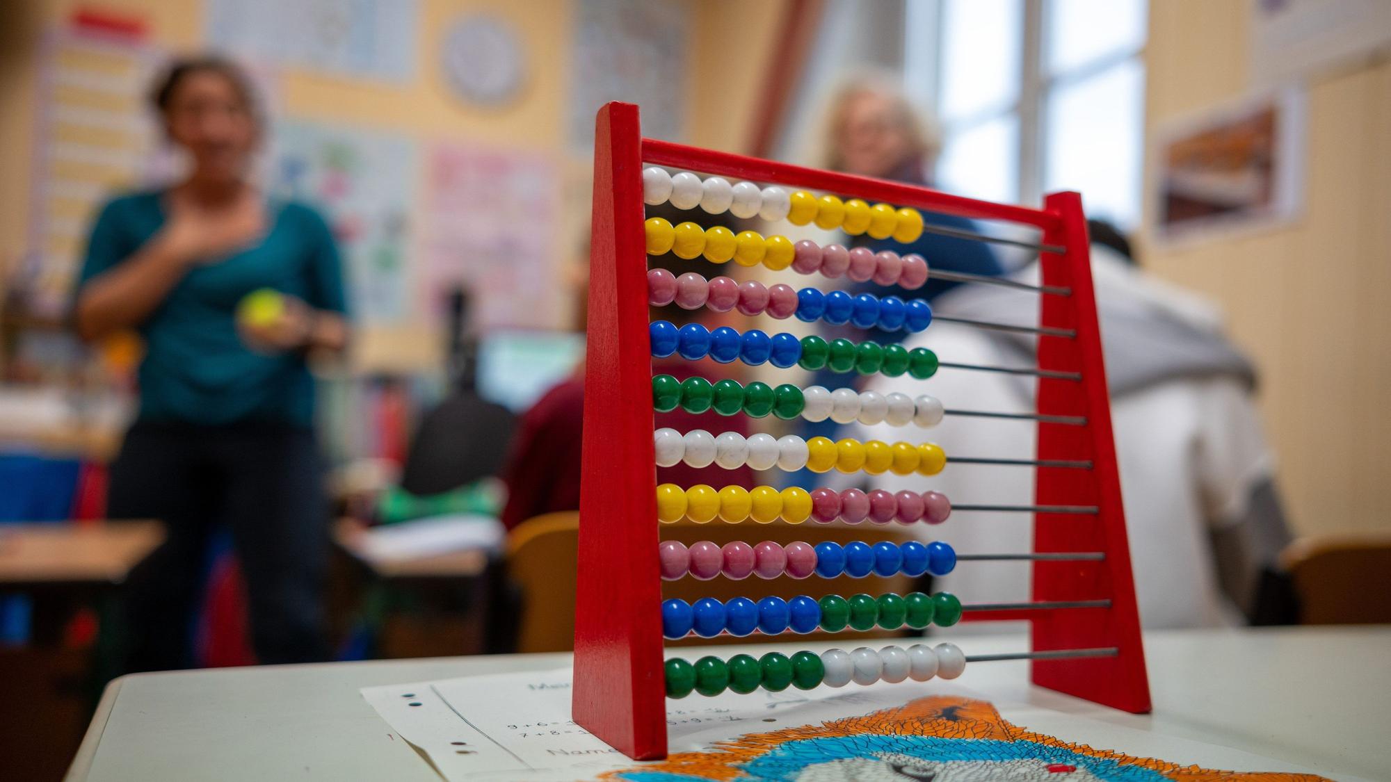 Klassenraum: Ein Junge aus der Nähe von Schwerin ist drei Jahre lang nicht zur Schule gekommen (Symbolbild).