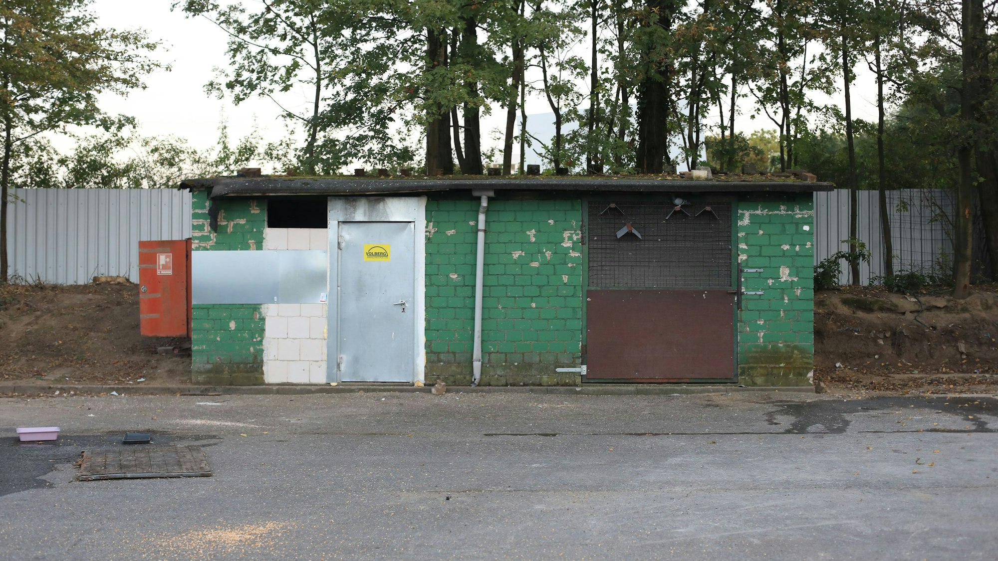 Das Taubenhaus befindet sich in einem nicht öffentlichen Teil auf dem Areal des ehemaligen Real-Marktes
