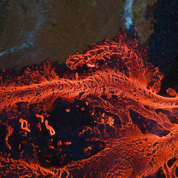 Auf der Reykjanes-Halbinsel kommt es seit Monaten zu Vulkanausbrüchen. Geologen fürchten, dass ein großer Magmatunnel unter dem Ort Grindavík ausbrechen könnte. Sie rechnen mit dem größten Vulkanausbruch seit 50 Jahren. (Archivbild)