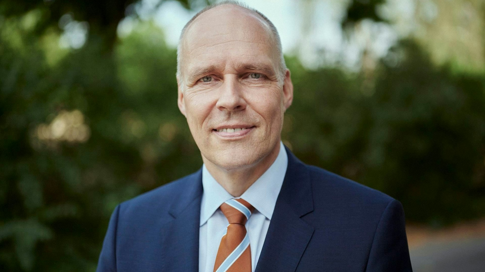 Porträt des Kriminologen Frank Neubacher.