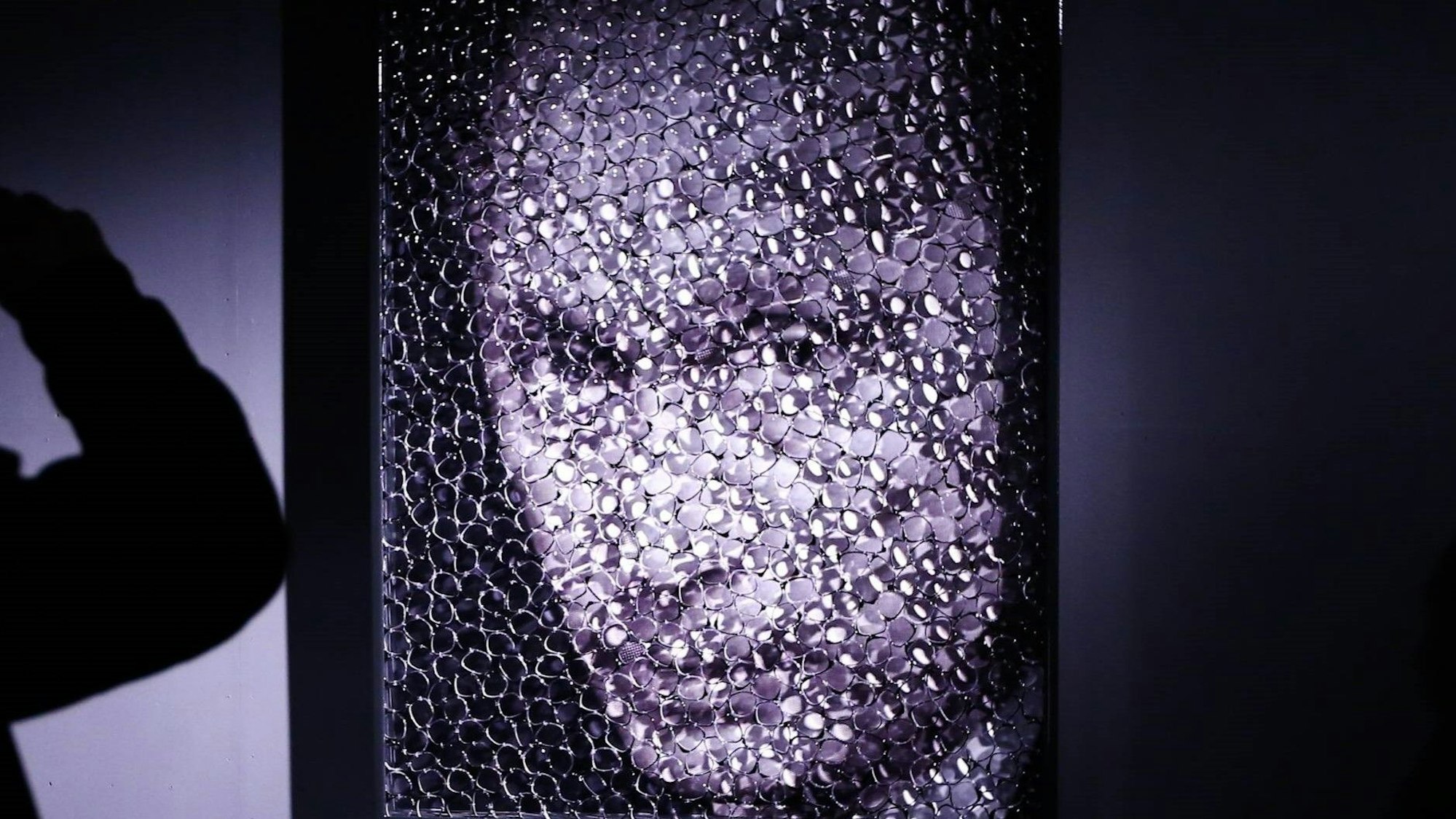 Ein Porträt von Wladimir Putin im Vetoshny Kunstzentrum in Moskau. Der russische Präsident war einst selbst für den sowjetischen Geheimdienst KGB aktiv. (Archivbild)