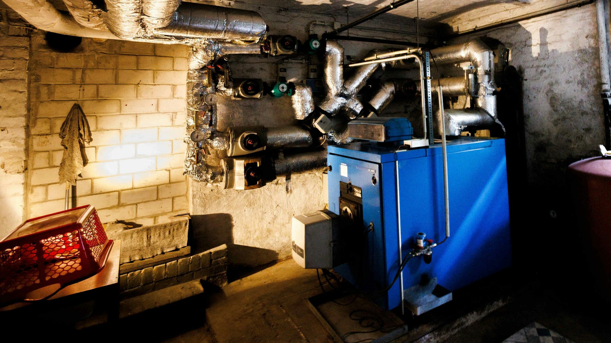 Keller mit alter Heizungsanlage