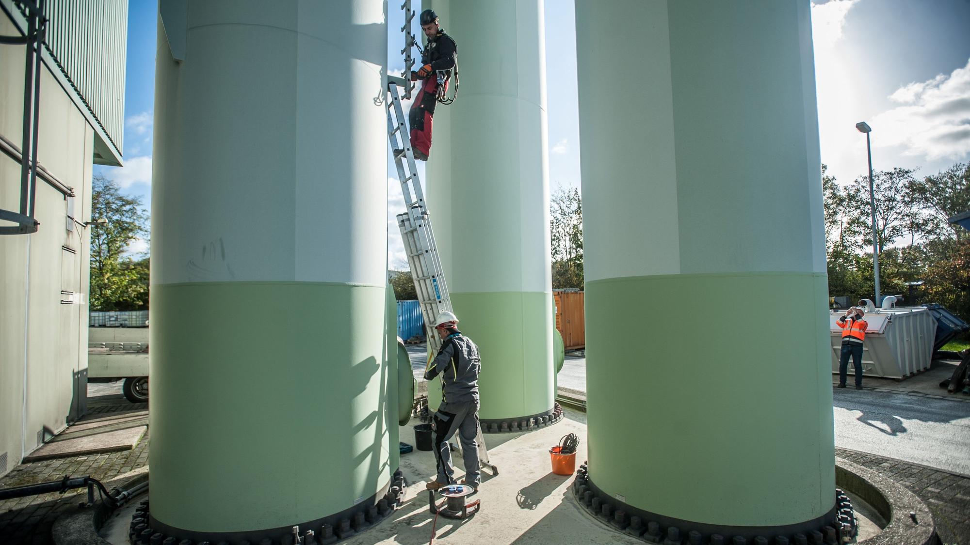 Revision des Schornsteins, Fernwärme,Müllheizkraftwerk Leverkusen, Müllverbrennungsanlage in Küppersteg