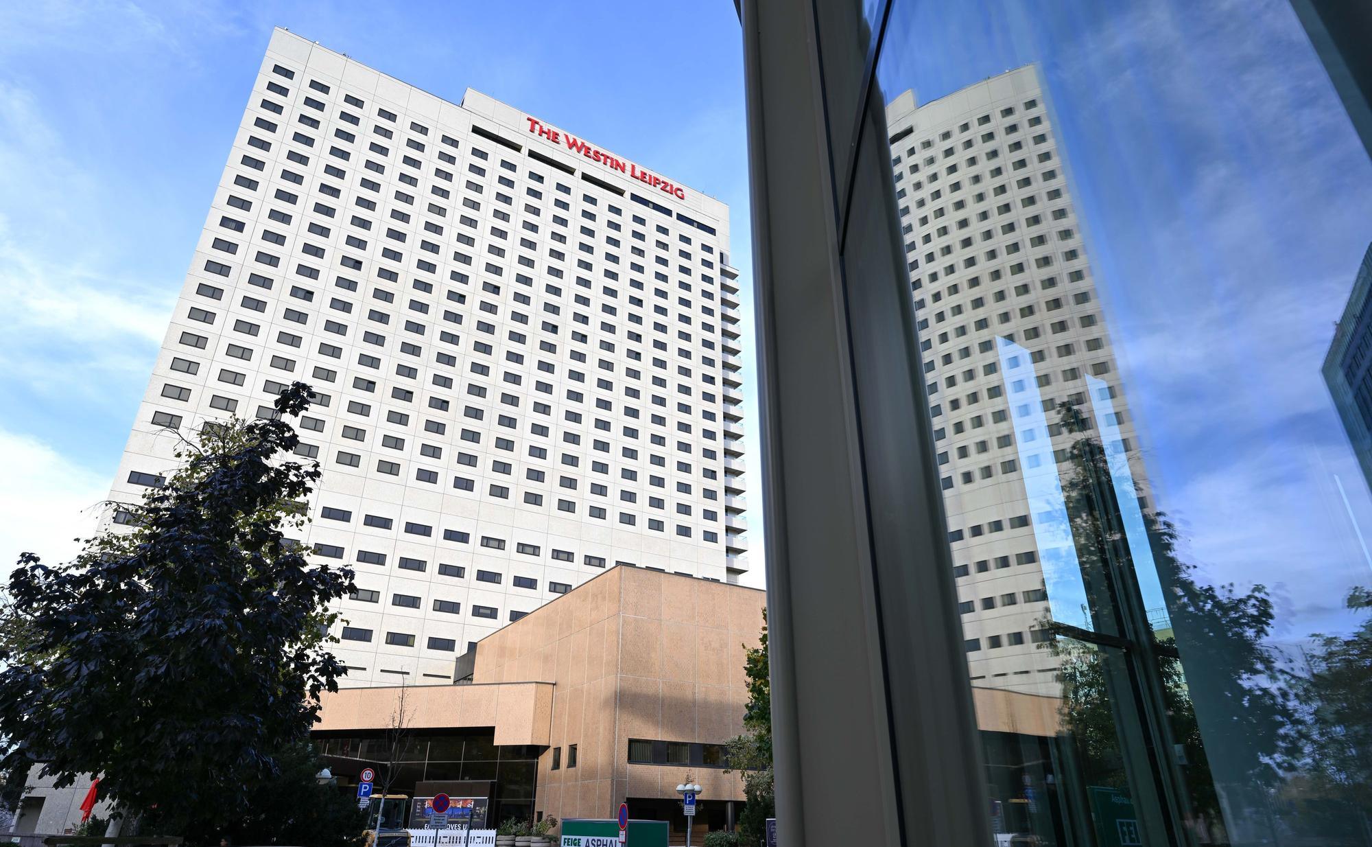 Blick auf das Hotel The Westin in Leipzig. Am 07. November soll am Landgericht in Leipzig der Prozess gegen den Musiker Gil Ofarim wegen falscher Verdächtigung und ·Verleumdung beginnen.