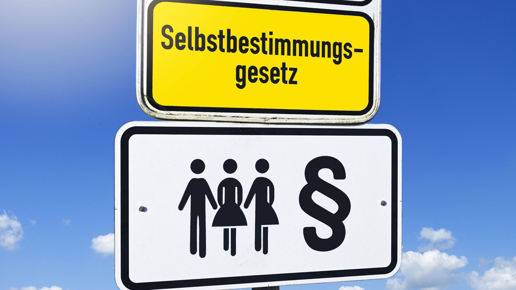 FOTOMONTAGE, Schild Selbstbestimmungsgesetz.