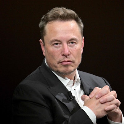 Multimilliardär Elon Musk steht nach Äußerungen über jüdische Gemeinsschaften und den ukrainischen Präsidenten Wolodymyr Selenskjy in der Kritik