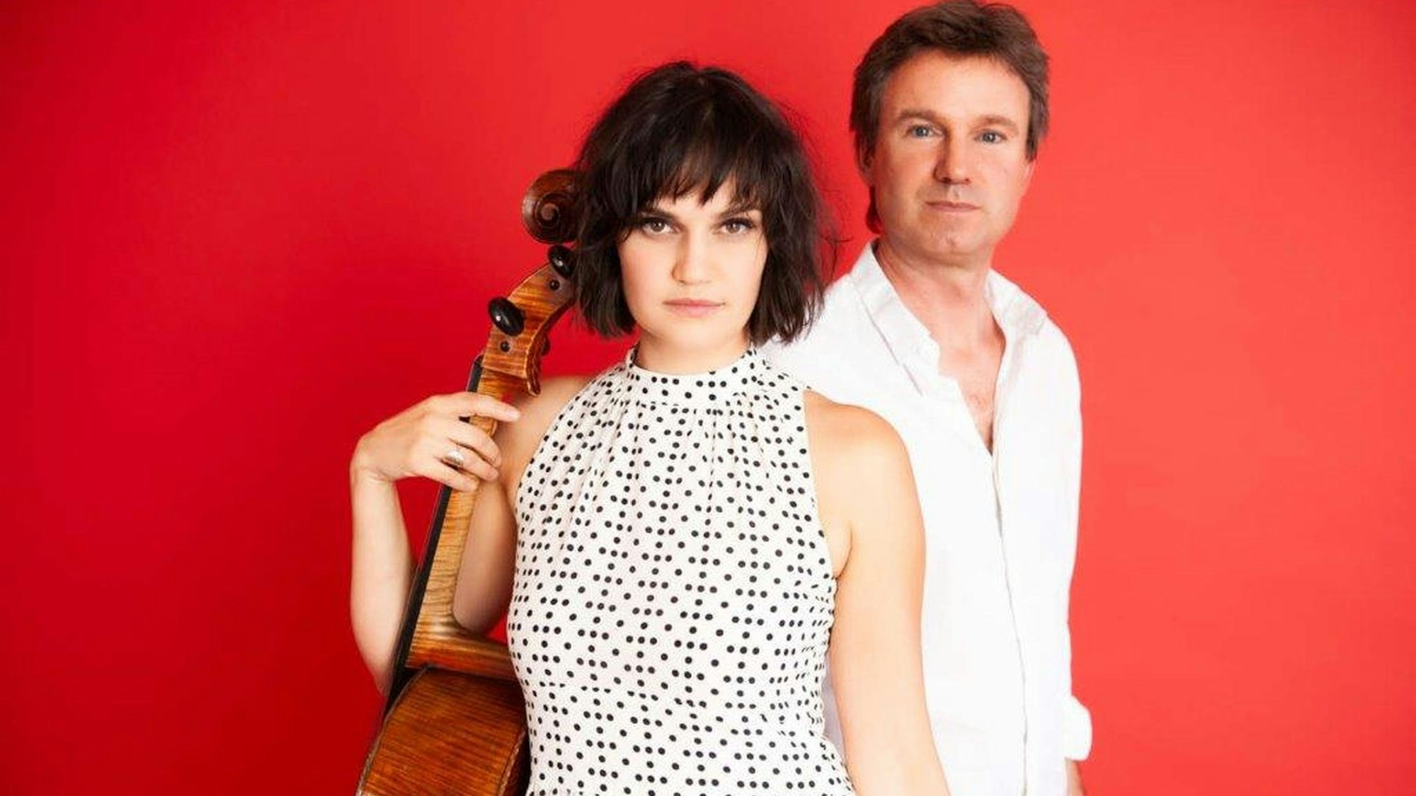 Das Bild zeigt Raphaela Gromes und Juliam Rhiem.