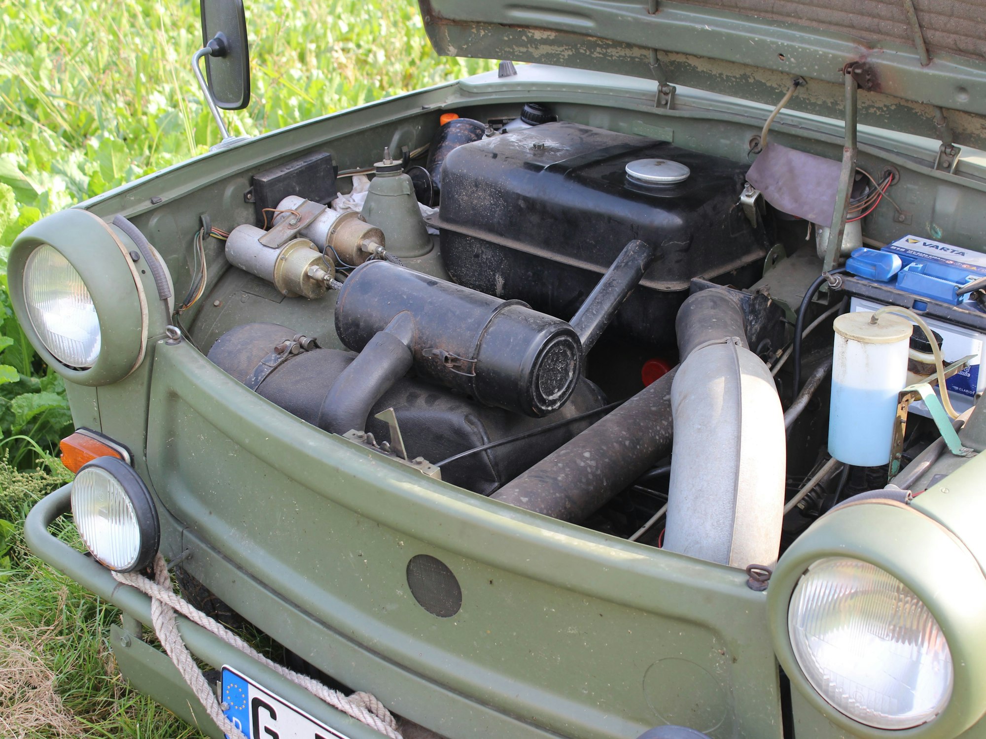 Blick in den Motorraum.