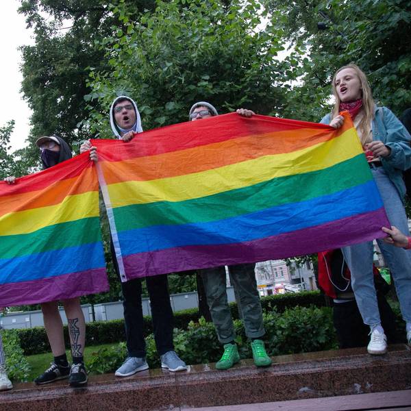Aktivisten der LGBT-Bewegung demonstrieren in Moskau für ihre Rechte.