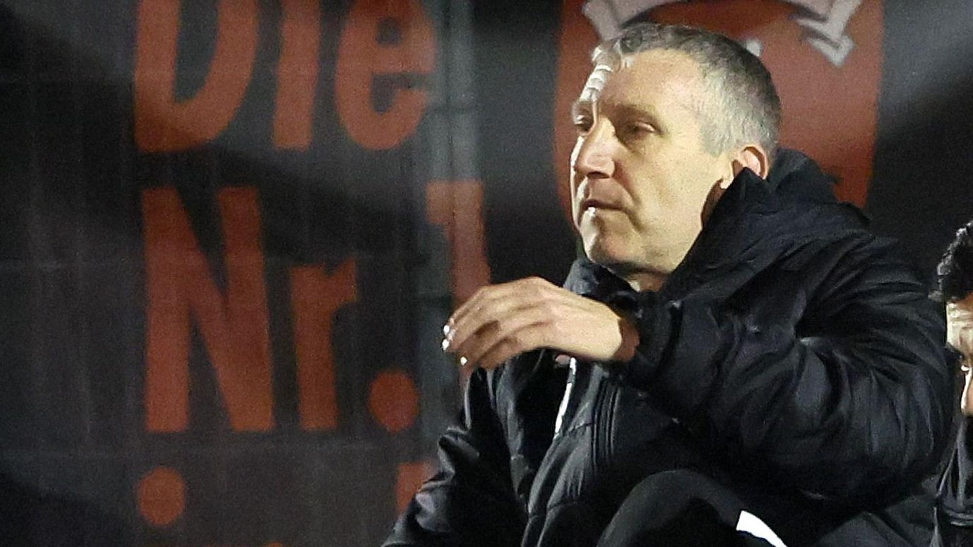 Das Foto zeigt den ehemaligen Trainer des FC Hürth, Oliver Heitmann. Er wird vermutlich das Ruder wieder übernehmen.