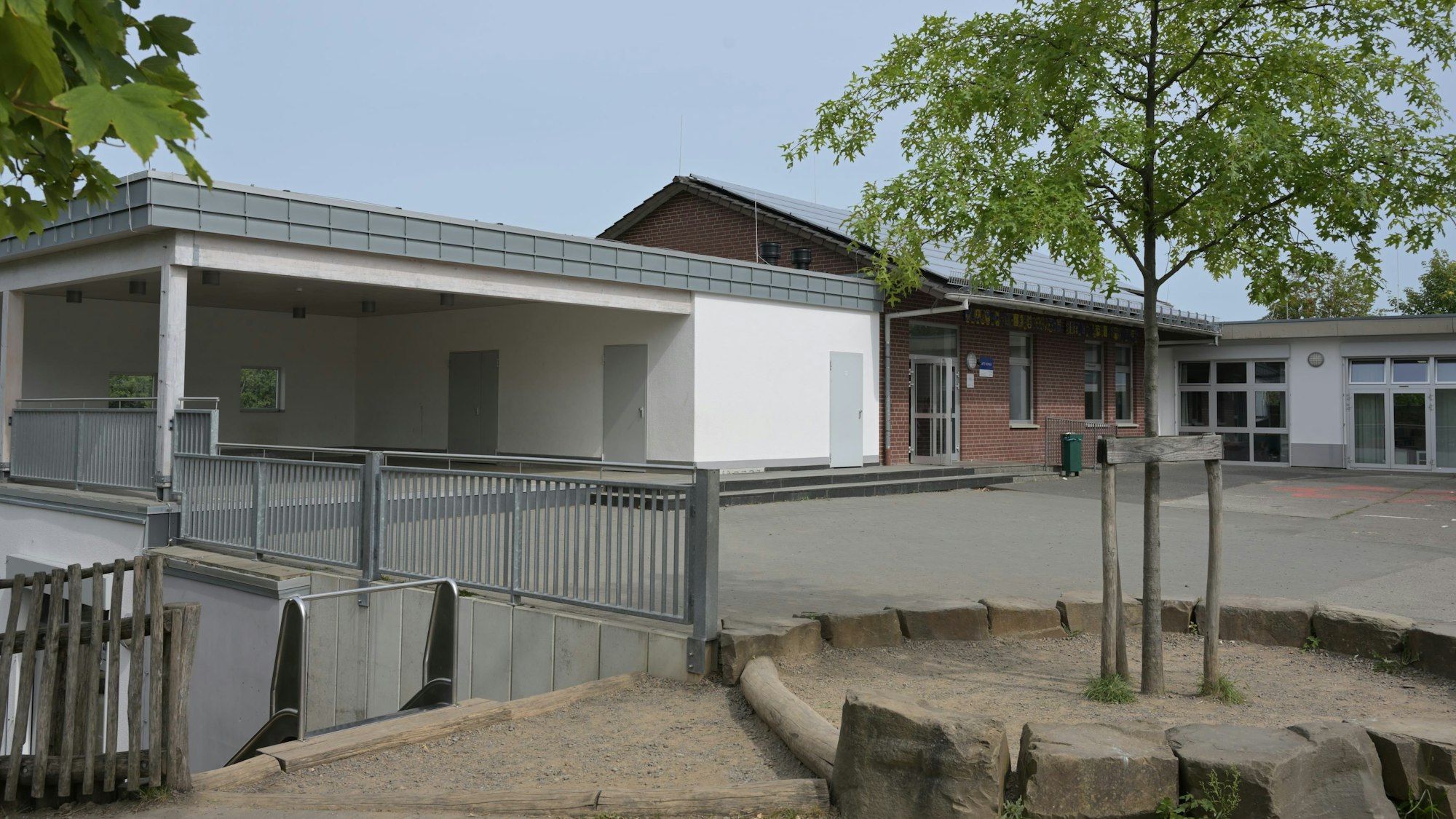 Grundschule KGS Burg Berge Blecher
Außenansicht