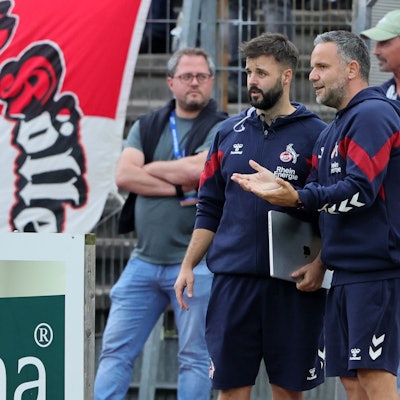 SC Fortuna Köln vs. 1. FC Köln U21, 4.Liga,     
rechts: Trainer Evangelos Sbonias (1. FC Köln), 01.08.2023, Bild: Herbert Bucco