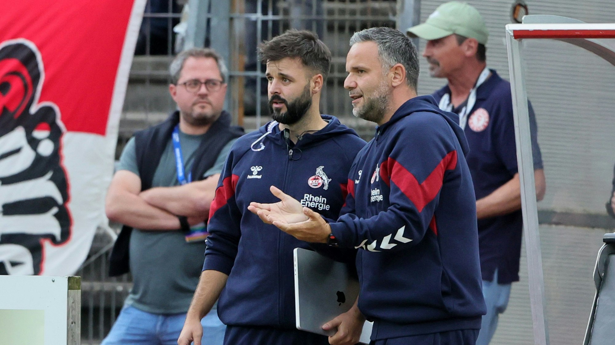 SC Fortuna Köln vs. 1. FC Köln U21, 4.Liga,     
rechts: Trainer Evangelos Sbonias (1. FC Köln), 01.08.2023, Bild: Herbert Bucco