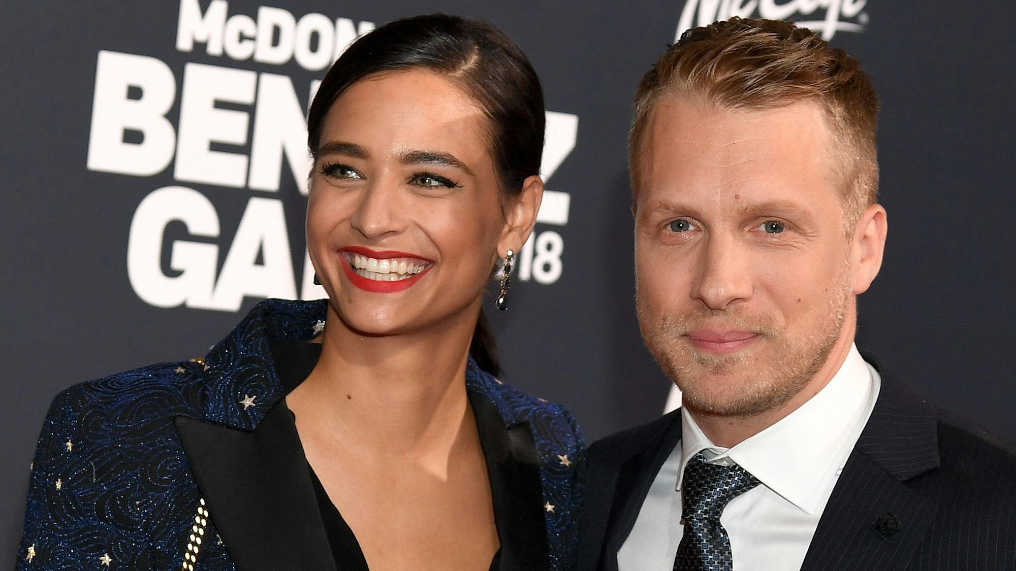 Oliver Pocher (r), Comedian, und Ehefrau Amira Aly, Model, kommen zur Benefiz-Gala zugunsten der McDonald's Kinderhilfe-Stiftung.