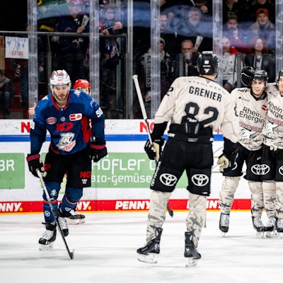 17.11.2023 - Eishockey - Saison 2023 2024 - Penny DEL - Nürnberg Ice Tigers Icetigers - Kölner Haie Köln - / ThHa - xthxhax - Alexandre Grenier 82, Kölner Haie, Koelner Haie Maximilian Kammerer 9, Kölner Haie, Koelner Haie Gregor MacLeod 89, Kölner Haie, Koelner Haie Tor, Jubel, Torjubel