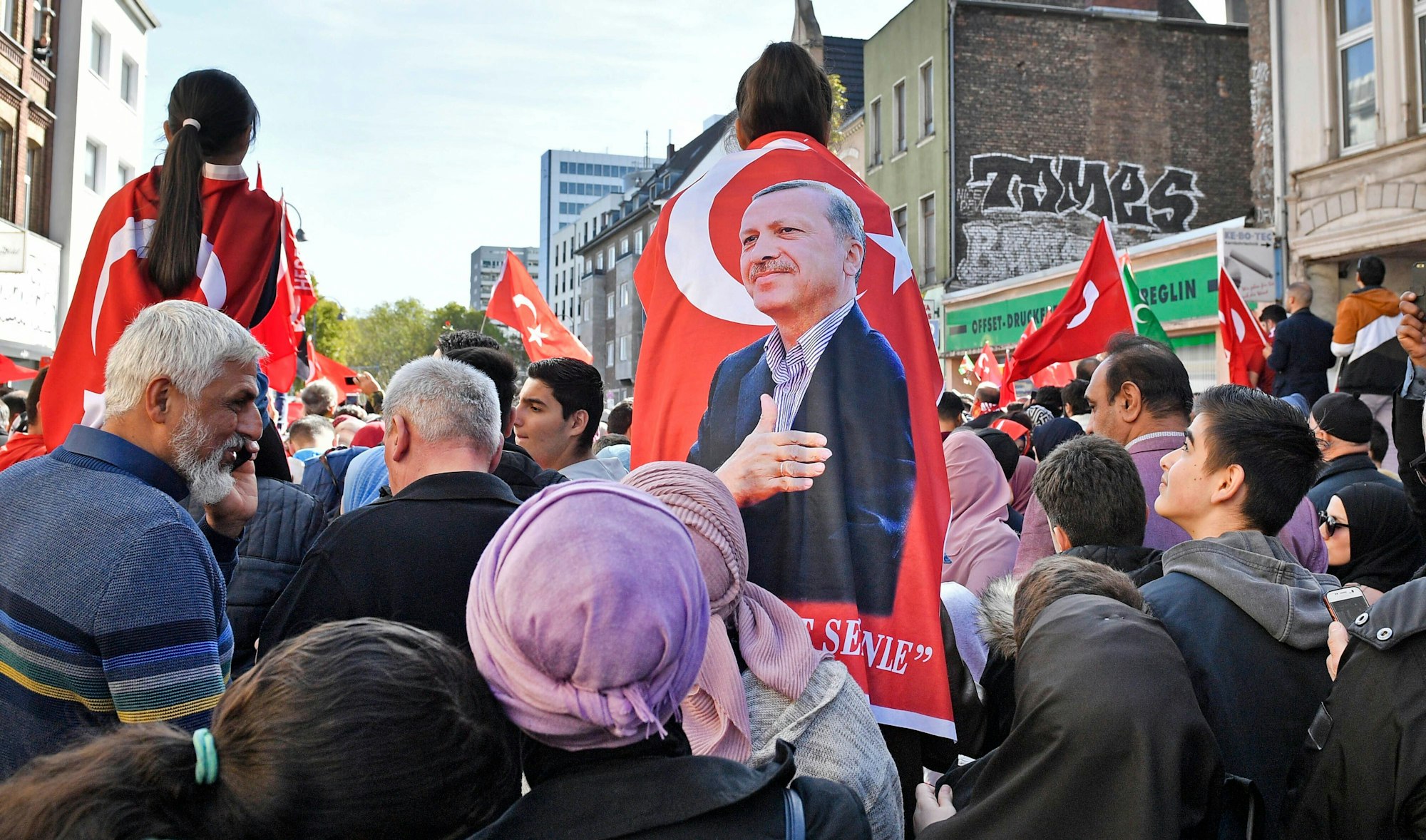 Köln im September 2018: Der türkische Präsident Erdogan kam, um die Zentralmoschee in Ehrenfeld einzuweihen.