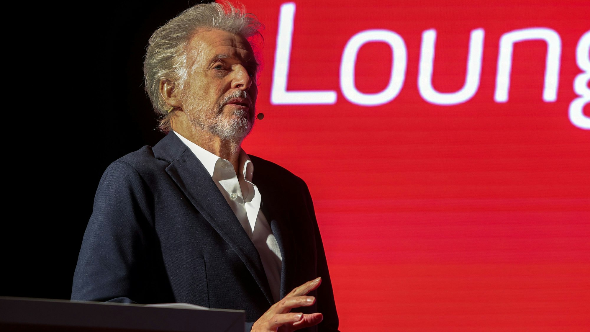 Vortrag von Frank Schätzung in der KVB-Lounge