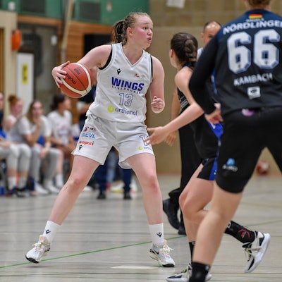 1. Damen Basketball Bundesliga: Orthomol WINGS Leverkusen vs. EIGNER Angels Noerdlingen, 30.09.2023 Greta Kroeger Orthomol WINGS Leverkusen 13, 1. Damen Basketball Bundesliga: Orthomol WINGS Leverkusen vs. EIGNER Angels Noerdlingen am 30.09.2023 in der Sporthalle Werner-Heisenberg-Gymnasium in Opladen Nordrhein-Westfalen *** 1 Womens Basketball Bundesliga Orthomol WINGS Leverkusen vs EIGNER Angels Noerdlingen, 30 09 2023 Greta Kroeger Orthomol WINGS Leverkusen 13 , 1 Womens Basketball Bundesliga Orthomol WINGS Leverkusen vs EIGNER Angels Noerdlingen on 30 09 2023 in the sports hall Werner Heisenberg Gymnasium in Opladen North Rhine Westphalia Copyright: xBEAUTIFULxSPORTS/Mueller-Laschetx