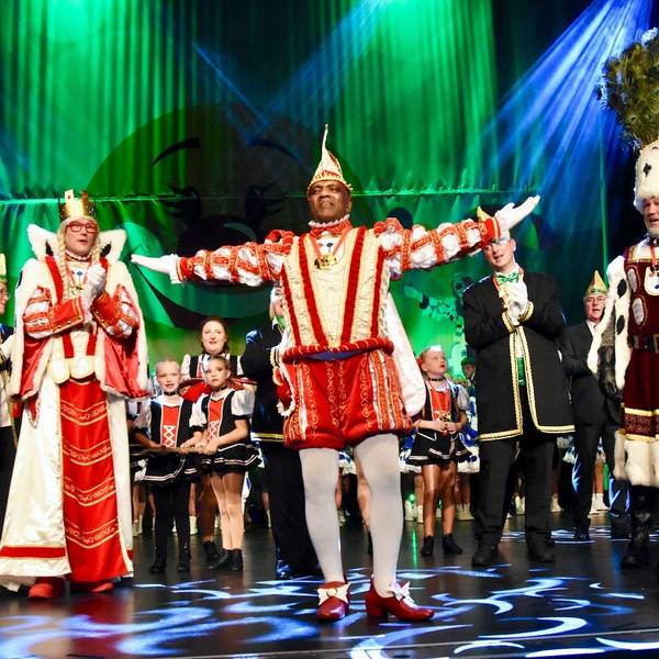 Prinzenproklamation Troisdorfer Dreigestirn in der Stadthalle
