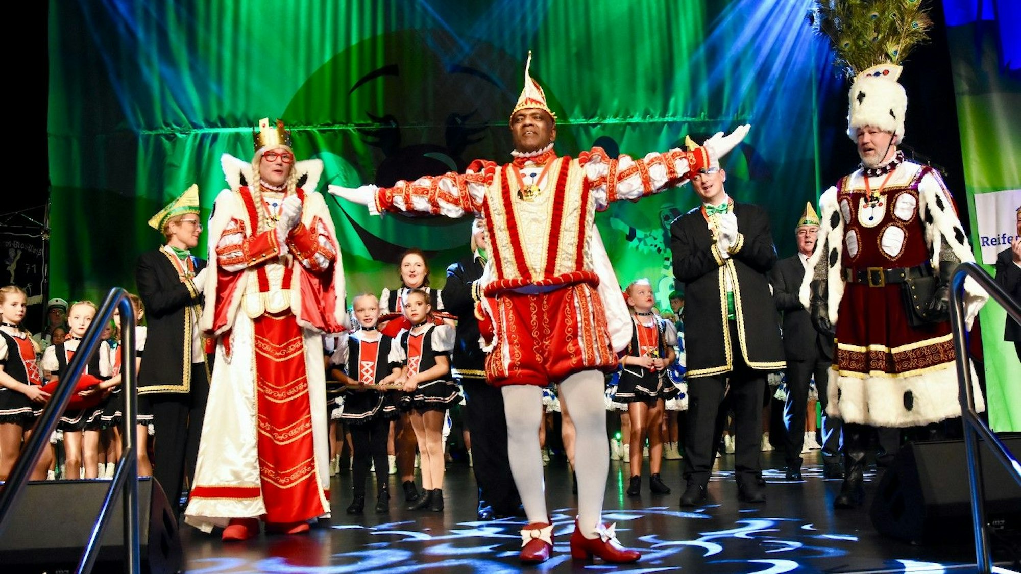 Prinzenproklamation Troisdorfer Dreigestirn in der Stadthalle