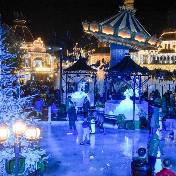 Das Foto zeigt die Eisbahn im Phantasialand.