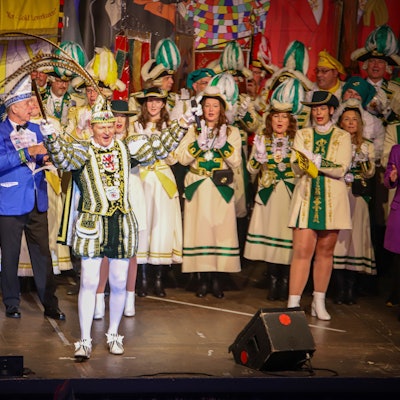 Prinz Mally I. bei seiner Proklamation im November.