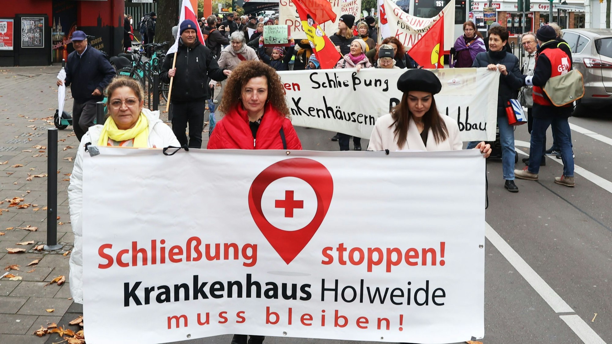 Demonstration Krankenhauspolitik
„Erhalt des Krankenhauses Holweide und der Kinderklinik Amsterdamer Straße!“ im November 2023.