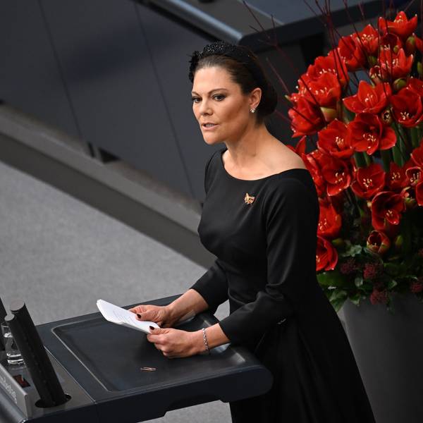 Kronprinzessin Victoria spricht im Bundestag bei der zentralen Gedenkveranstaltung zum Volkstrauertag.