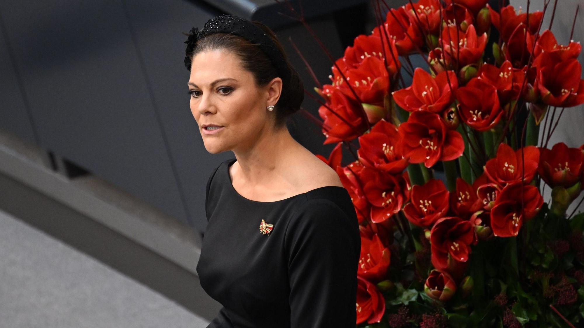 Kronprinzessin Victoria spricht im Bundestag bei der zentralen Gedenkveranstaltung zum Volkstrauertag.