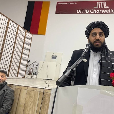 Abdul Bari Omar, Taliban-Führer, hielt in der Moschee in Chorweiler eine Rede.