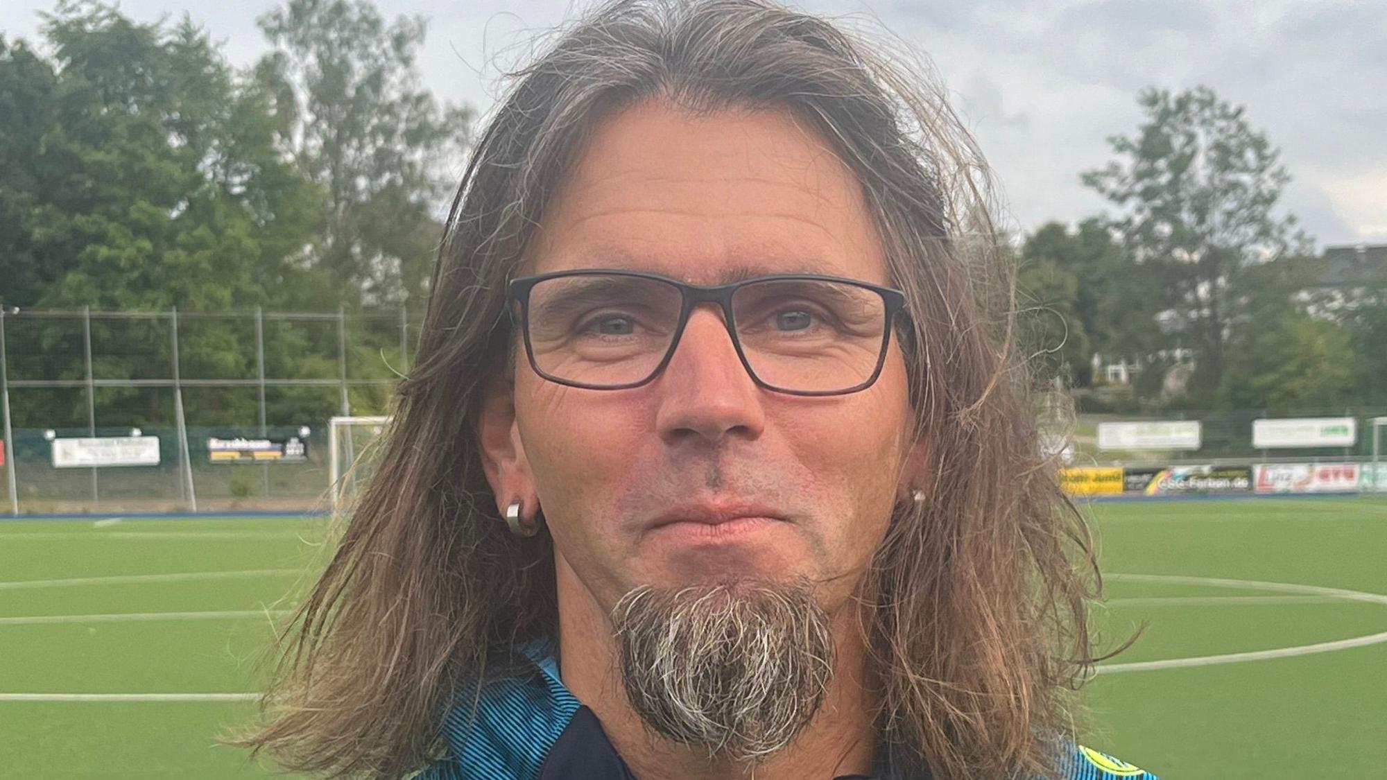 Porträt eines Fußballtrainers