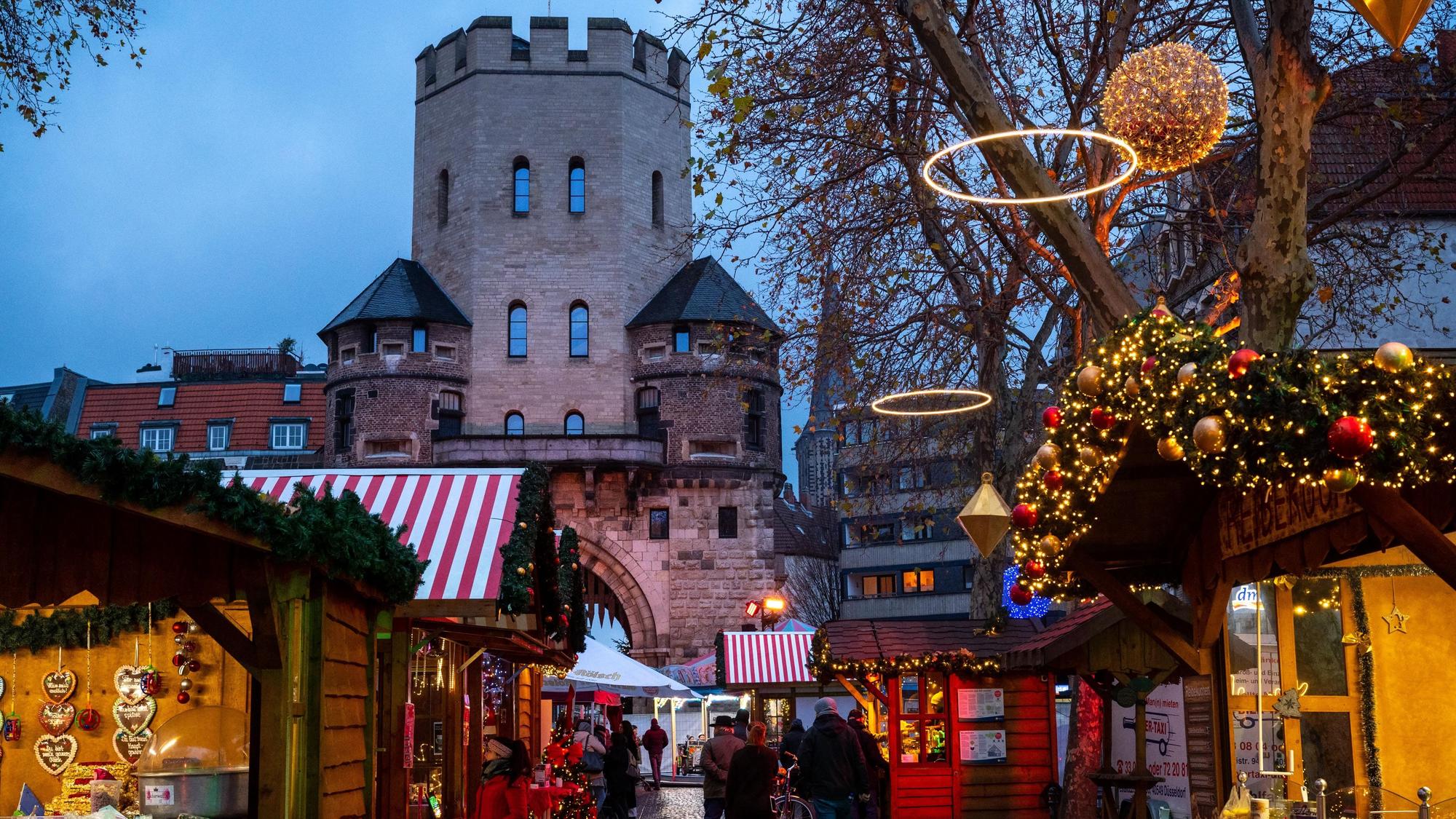 Weihnachtsmarkt auf dem Chlodwigplatz.