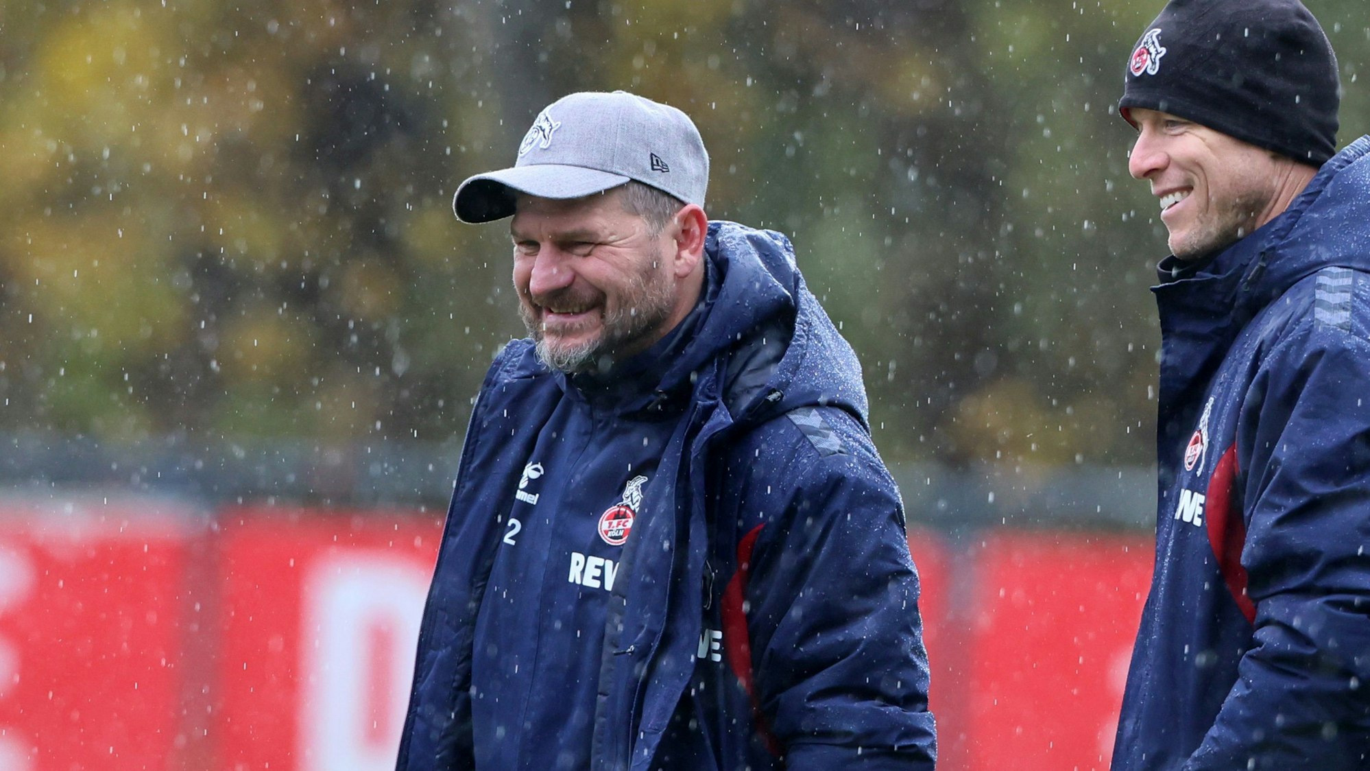 1. FC Köln, Training, von links: Steffen Baumgart, Kevin McKenna (1. FC Köln). 20.11.2023, Bild: Herbert Bucco