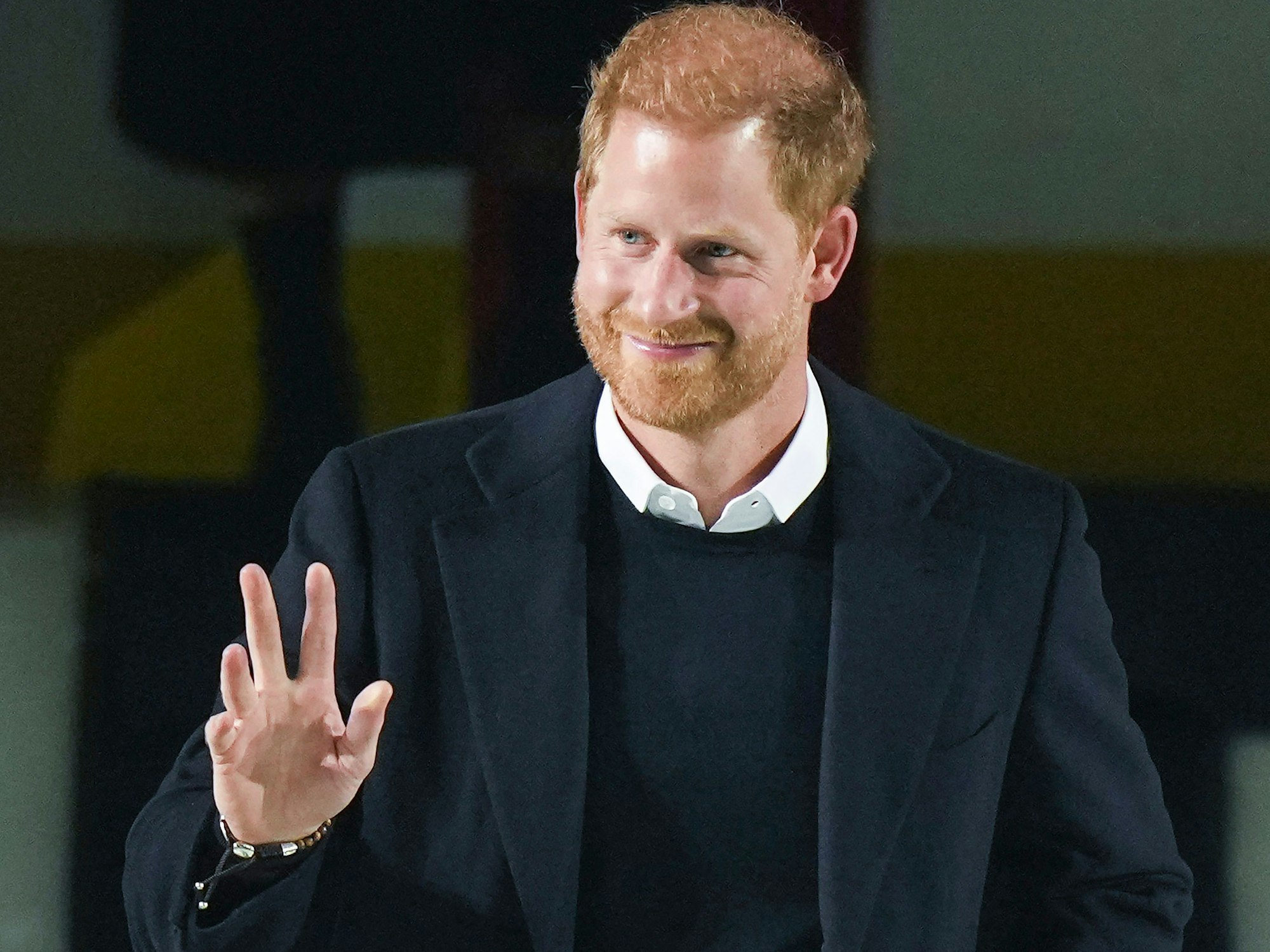 Prinz Harry, Herzog von Sussex, winkt der Menge beim Spiel in Vancouver zu.