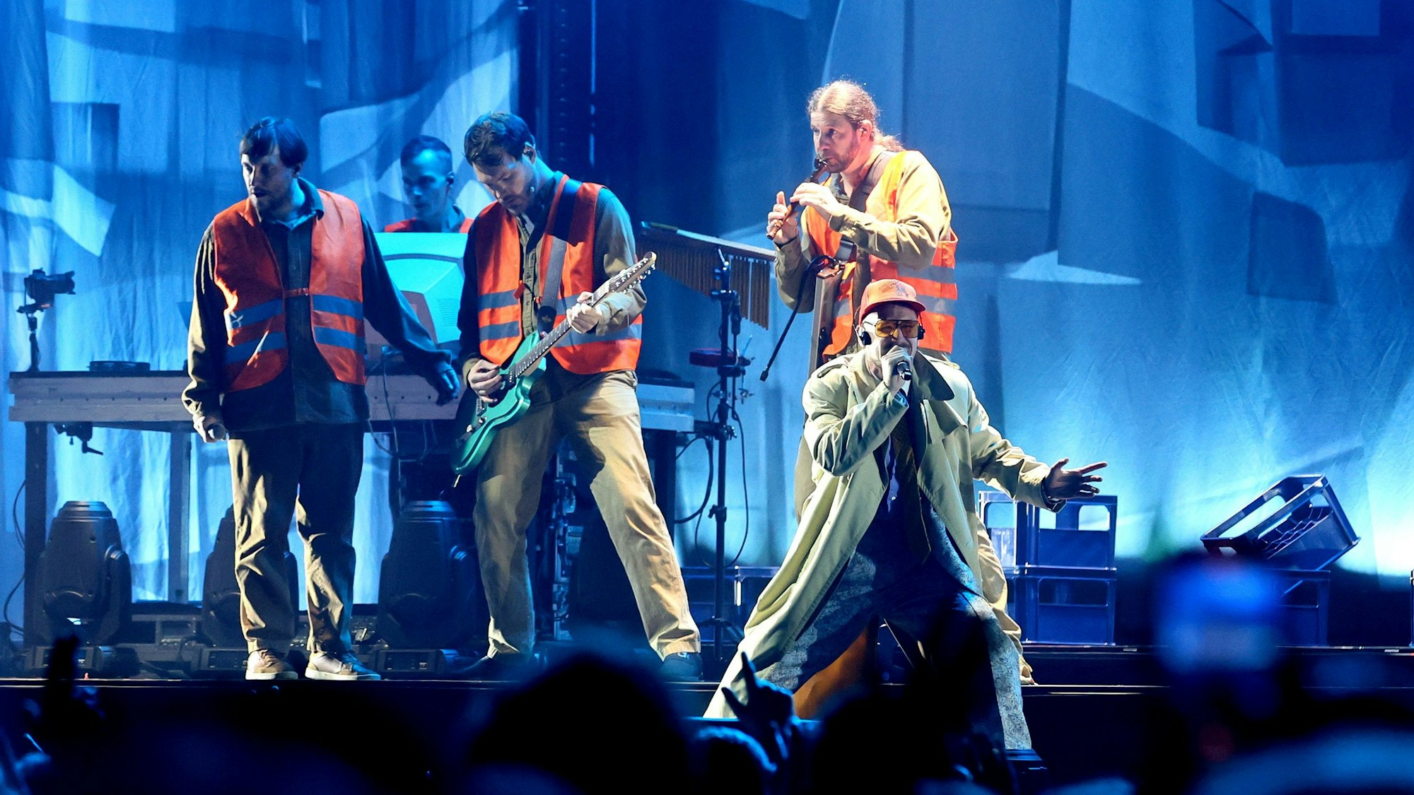 Alligatoah mit seiner „Fließband“ in der Kölner Lanxess Arena.