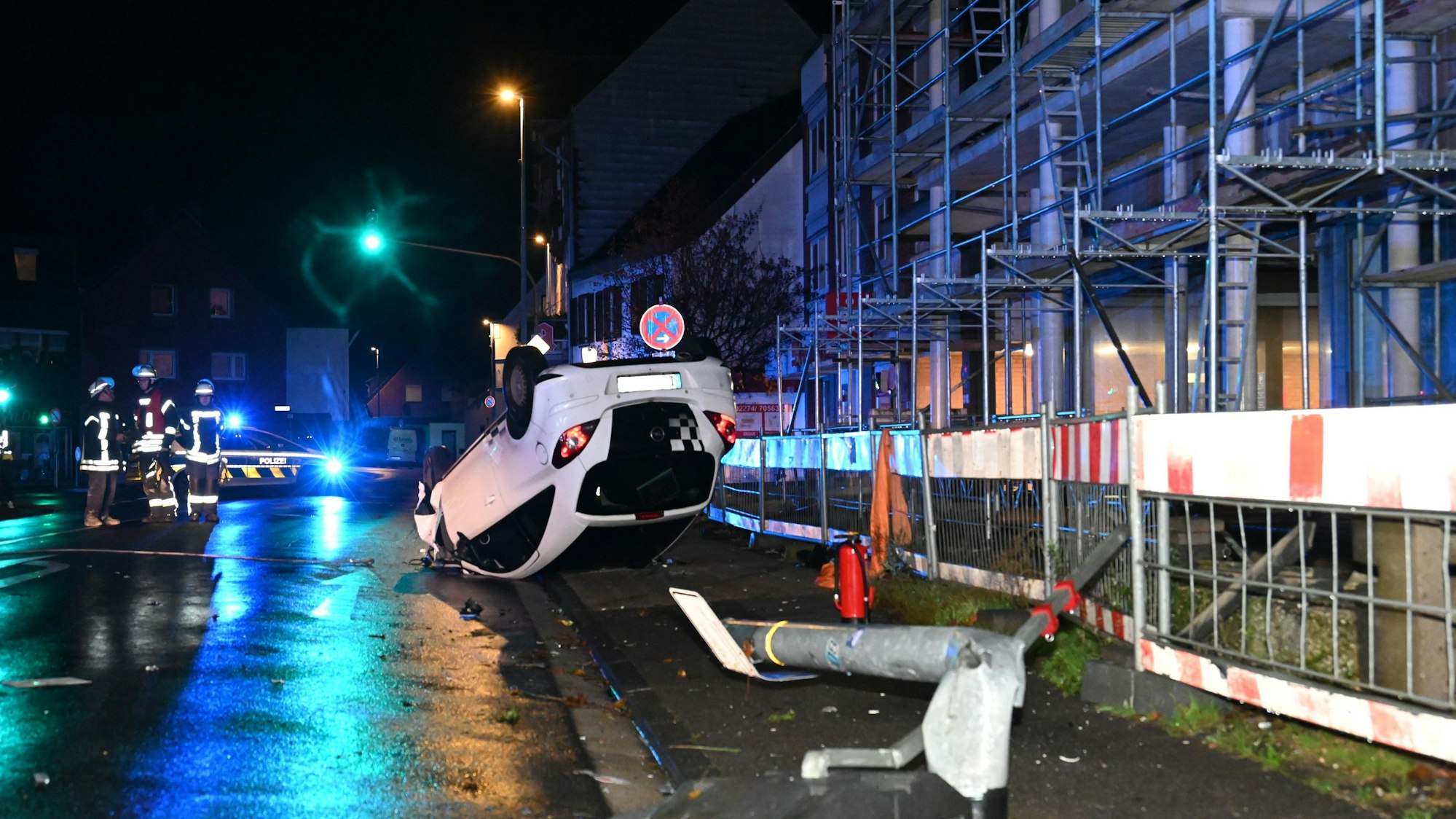 Die Unfallstelle auf der Gladbacher Straße in Elsdorf.
