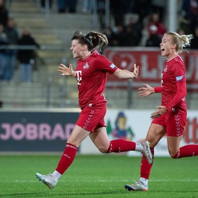 Adriana Achinska FC Koeln, 09, Celina Degen FC Koeln, 05 jubeln ueber das Tor zum 2:3, GER, SC Freiburg vs FC Koeln, Fussball Google Pixel Frauen Bundesliga, 8. Spieltag, Saison 2023/2024, 20.11.2023 DFB regulations prohibit any use of photographs as image sequences and/or quasi-video GER, SC Freiburg vs FC Koeln, Fussball Google Pixel Frauen Bundesliga, 8. Spieltag, Saison 2023/2024, 20.11.2023 Freiburg *** Adriana Achinska FC Koeln, 09 , Celina Degen FC Koeln, 05 jubilate over the goal to 2 3, GER, SC Freiburg vs FC Koeln, Football Google Pixel Womens Bundesliga, 8 Matchday, Season 2023 2024, 20 11 2023 DFB regulations prohibit any use of photographs as image sequences and or quasi video GER, SC Freiburg vs FC Koeln, Football Google Pixel Womens Bundesliga, 8 Matchday, Season 2023 2024, 20 11 2023 Freiburg Copyright: xEibner-Pressefoto/Memmlerx EP_MMR