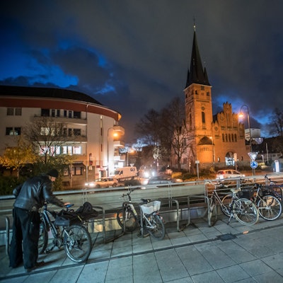 Christuskirche im Abendlicht angeleuchtet