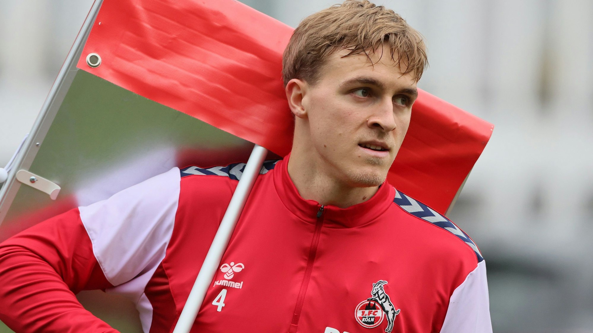 Timo Hübers geht optimistisch in das Duell seines 1. FC Köln mit dem FC Bayern München.1. FC Köln, Training, Timo Hübers (1. FC Köln), 21.11.2023, Bild: Herbert Bucco