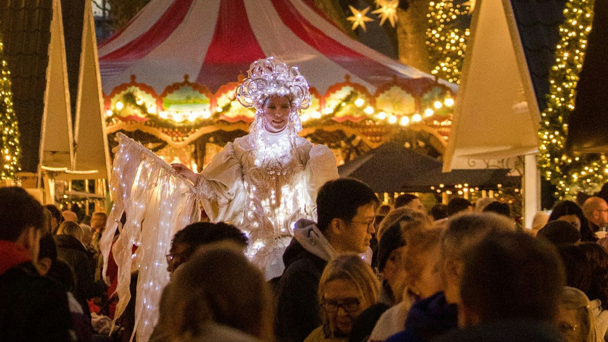 Der Weihnachtsmarkt auf dem Neumarkt