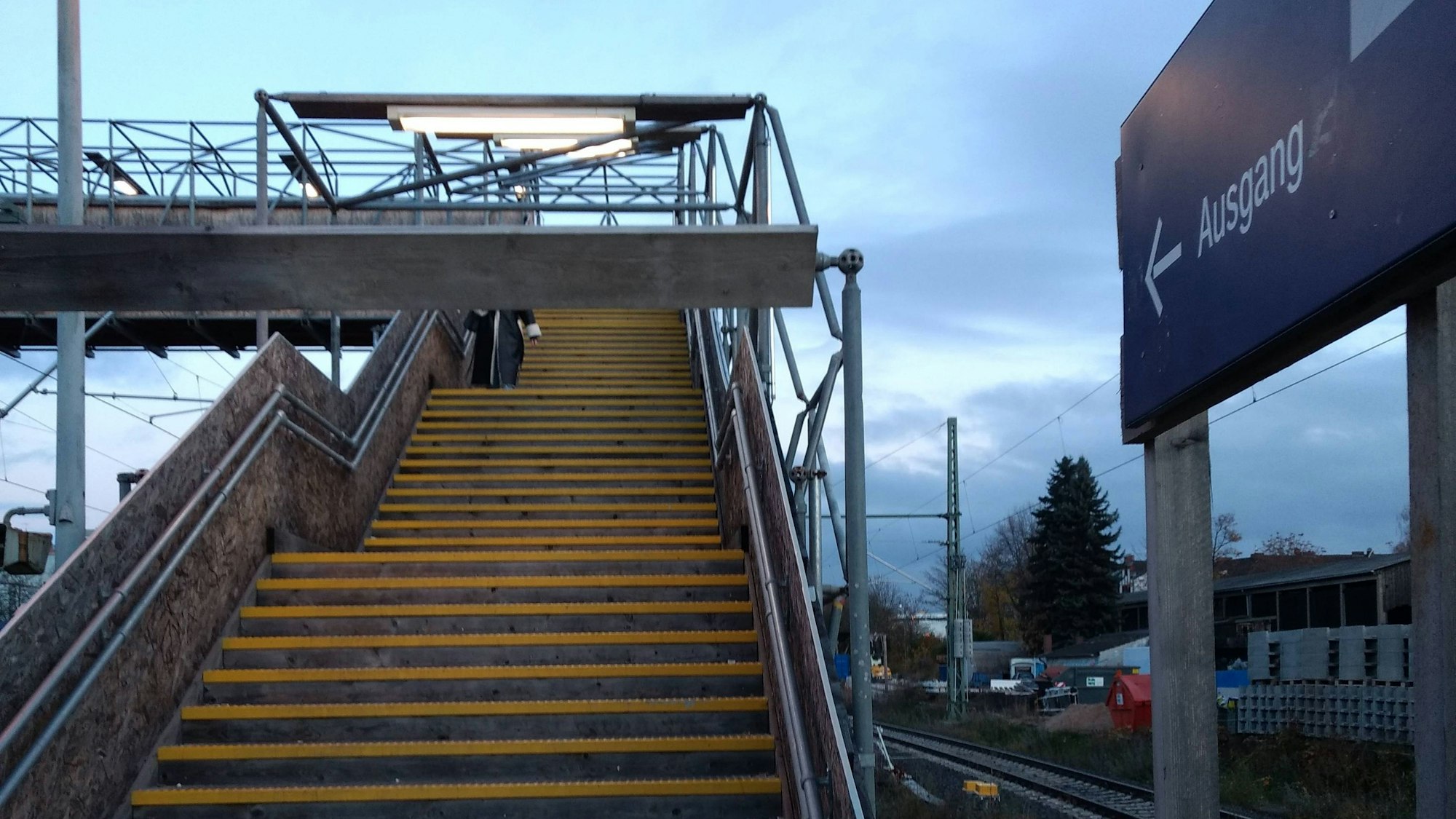 Behelfstreppe am Bahnhof Bonn-Beuel