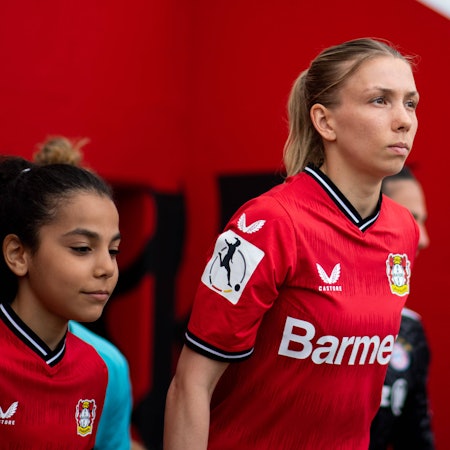 Elisa Senß Bayer 04 Leverkusen, 6 beim einlaufen, GER, Bayer 04 Leverkusen vs. FC Bayern Muenchen, Fussball Flyeralarm Frauen Bundesliga, 21. Spieltag, Spielzeit 2022/2023, 20.05.2023 GER, Bayer 04 Leverkusen vs. FC Bayern Muenchen, Fussball Flyeralarm Frauen Bundesliga, 21. Spieltag, Spielzeit 2022/2023, 20.05.2023 Leverkusen *** Elisa Senß Bayer 04 Leverkusen, 6 at the run-in, GER, Bayer 04 Leverkusen vs FC Bayern Muenchen, Football Flyeralarm Womens Bundesliga, 21 Matchday, Season 2022 2023, 20 05 2023 GER, Bayer 04 Leverkusen vs FC Bayern Muenchen, Football Flyeralarm Womens Bundesliga, 21 Matchday, Season 2022 2023, 20 05 2023 Leverkusen Copyright: xEibner/Memmlerx EP_MMR