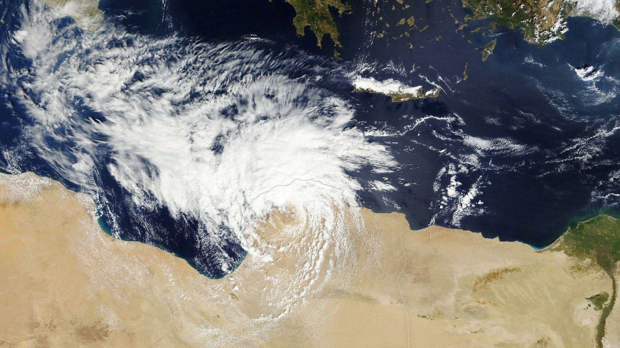 Sturmtief Daniel, das zum Medicane wurde, sorgte im Spätsommer für viele Todesopfer und heftige Schäden im Mittelmeerraum. Insbesondere Libyen wurde mit voller Wucht getroffen. Nun droht erneut ein Wirbelsturm im Mittelmeer. (Archivbild)