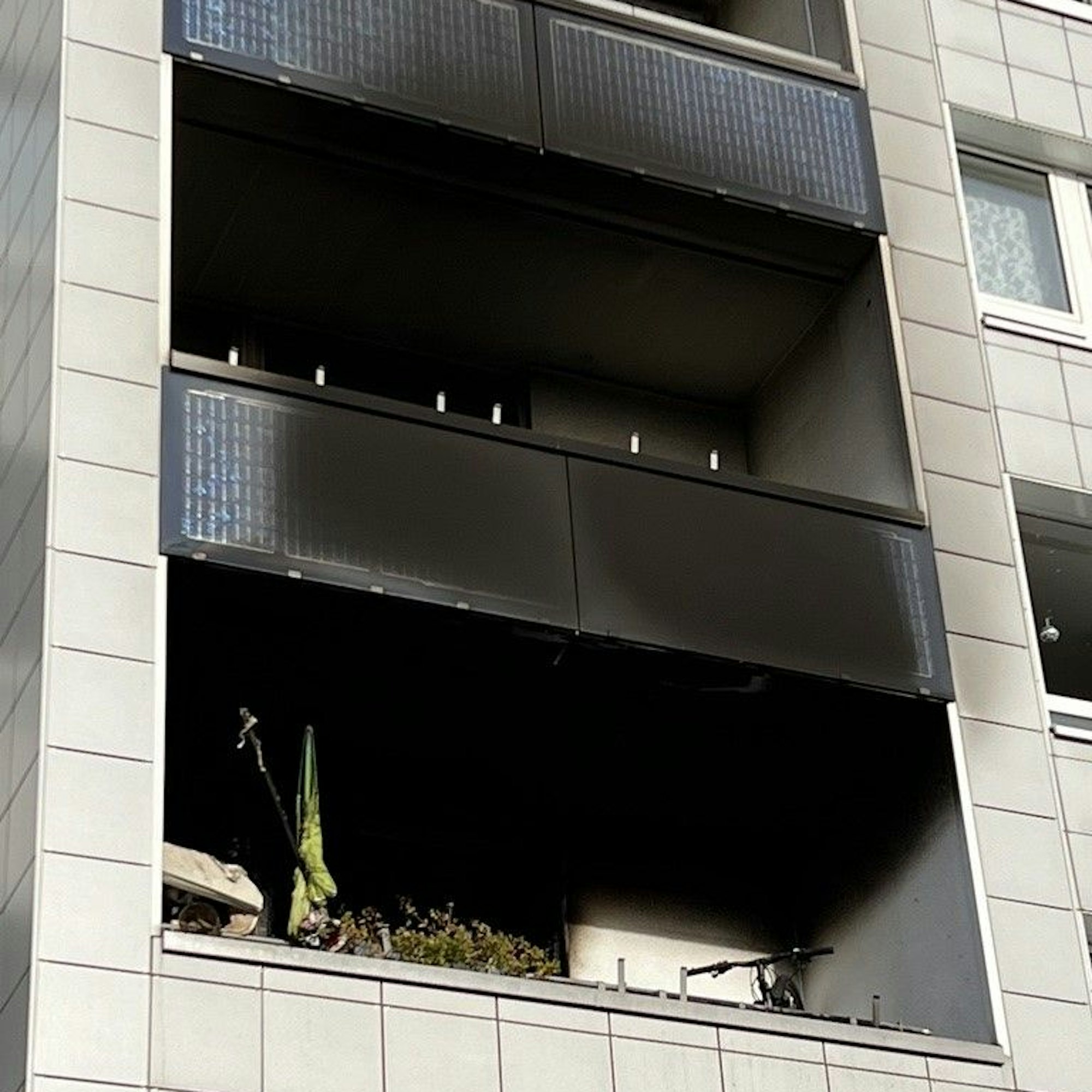In dieser Wohnung soll der Bewohner das Feuer gelegt haben.