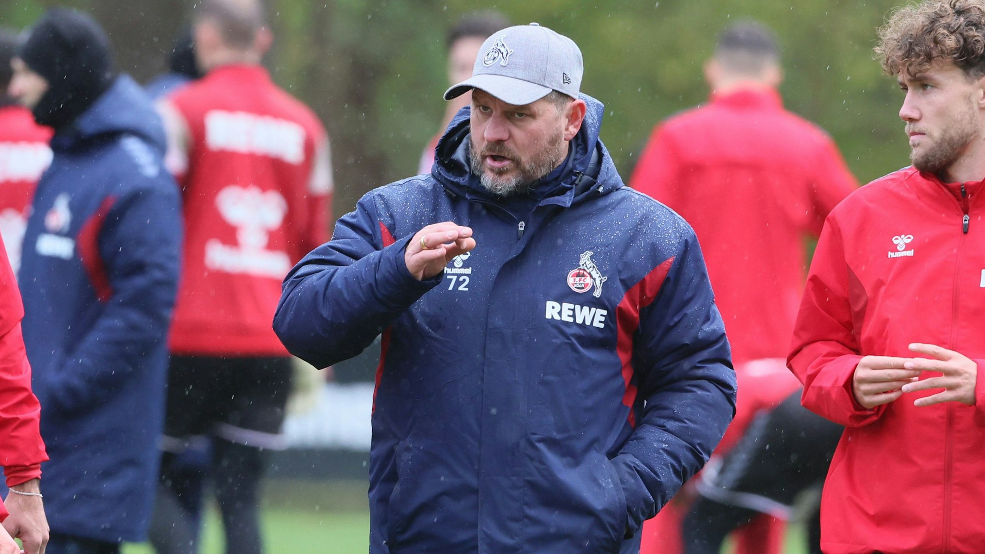 1. FC Köln, Training, von links: Mark Uth, Steffen Baumgart, Luca Waldschmidt (1. FC Köln), 20.11.2023, Bild: Herbert Bucco