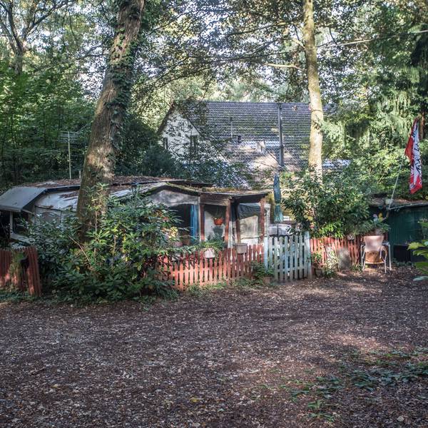 Der Campingplatz. Das Gelände Am Block teilen sich die Naturfreunde mit ihrer Mieterin, dem Verein und der gemeinnützigen Gesellschaft „Crew“.