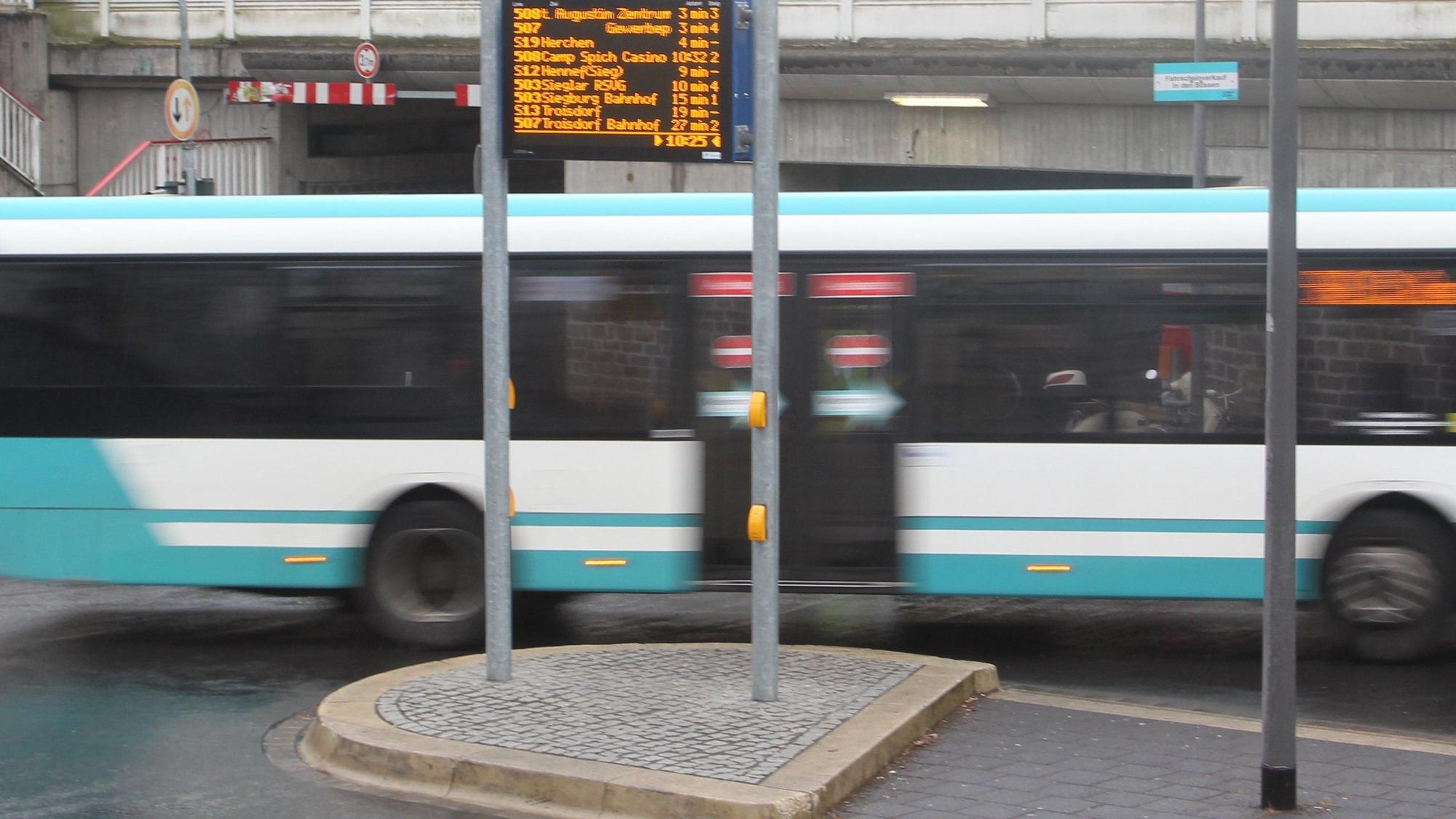 Busbahnhof Troisdorf Spich Anzeige erneuert