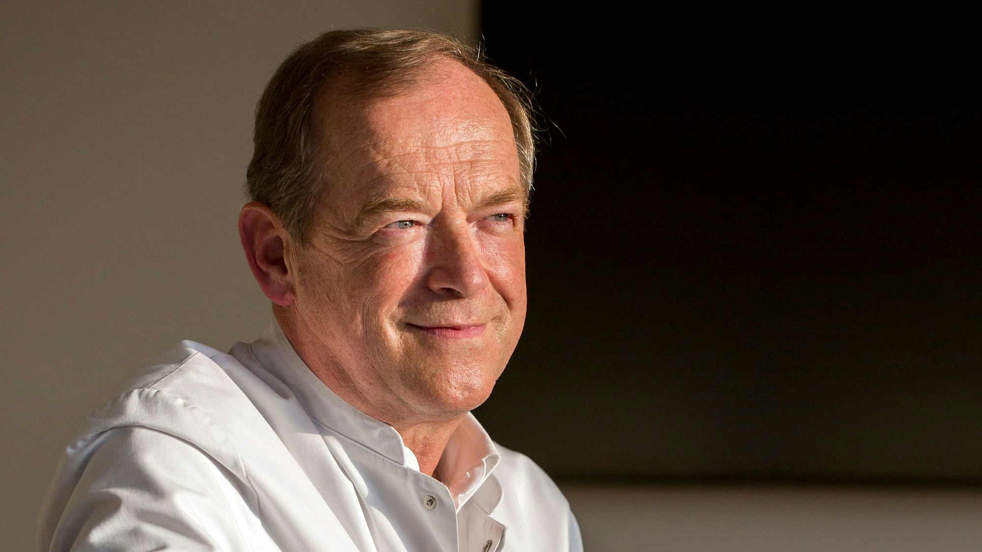 Prof. Dr. Michael Hallek. 
Prof. Dr. Michael Hallek ist ein deutscher Internist und Professor am Universitätsklinikum Köln.